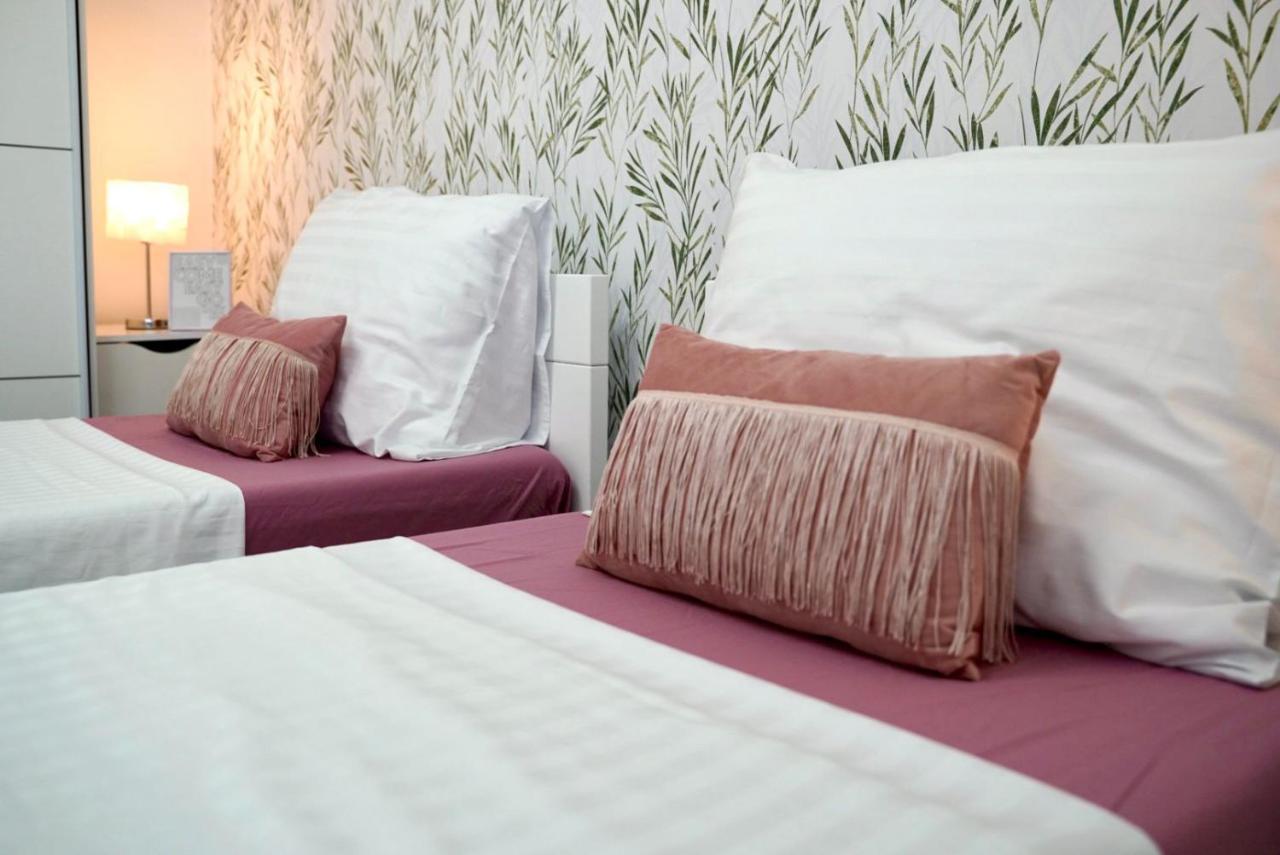 Apartment For 6 + Free Parking Place Zadar Exterior foto
