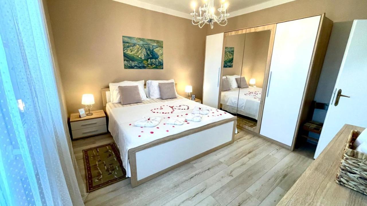 Apartment For 6 + Free Parking Place Zadar Exterior foto